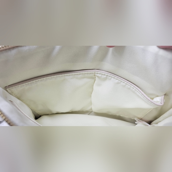 Imoshion Oversized Wristlet Clutch Makeup Bag With Floral Appliques - Picture 7 of 14